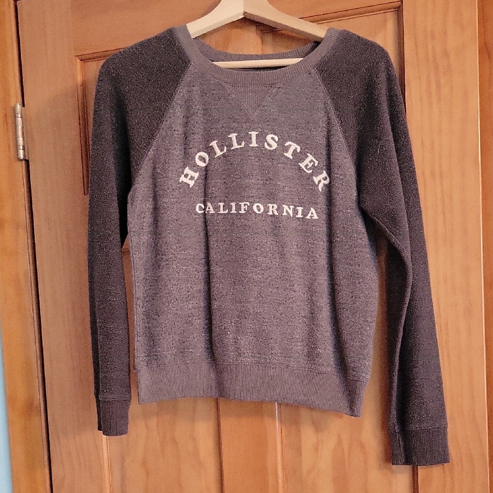 Hollister Women's Brown Crew Neck Sweater